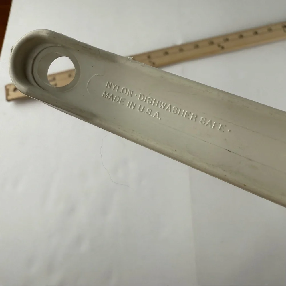 Vintage Beige Slotted Nylon Plastic Slotted Serving Spoon Kitchen Utensil